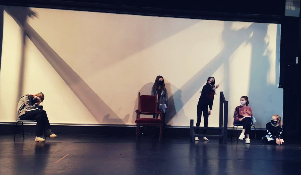 RHSBDrama's tweet photo. Happy #WorldTheatreDay2021, never has it been more important to mark this day 🎭
To celebrate here is a sneaky peak into our Peter Pan Rehearsals...
#pixiedust
#limitlesslearning
#summerofmagic
@RoyalHighBath
@GDST @RHSBBoarding https://t.co/QtLyJUCVtz