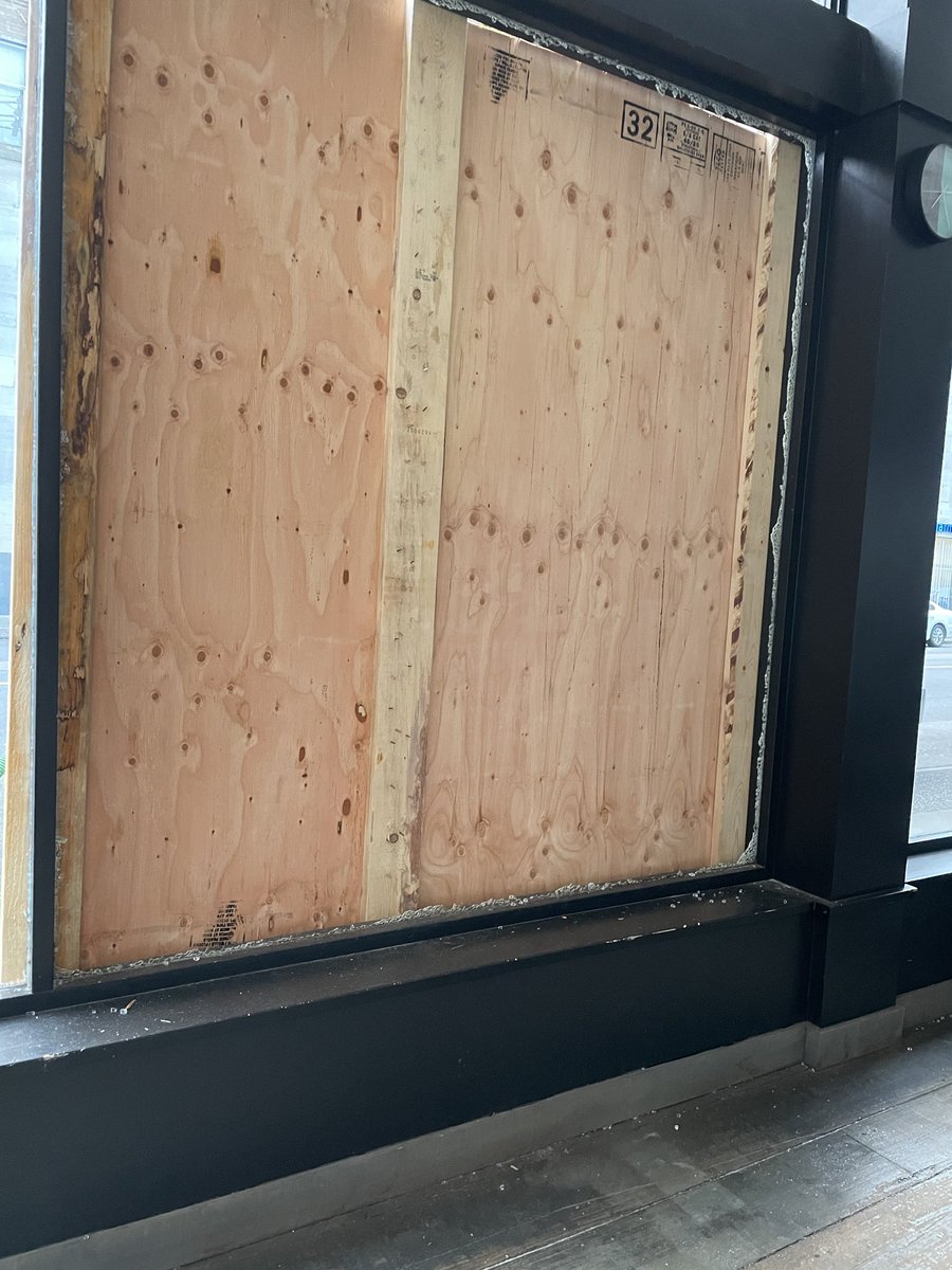 SammyPiccolo's tweet photo. Luxury of having cafes in #gastown #gastownvancouver not only do we have to pay for the deductible to replace the window. But the city of Vancouver always charges a nice 500$-1000$ to board up. Tough running a business right now especially in Gastown #pradocafe #cityofvancouver https://t.co/w5zhUEOYsn