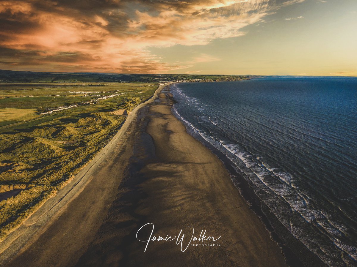 jaywalk1989's tweet photo. Ynyslas sand dunes looking down towards Borth. Love this place ππ΄σ §σ ’σ ·σ ¬σ ³σ Ώ
#borth #ceredigion #wales #landscape #cambrianmountains #imageofwales #discoverwales #capturewales #visitwales #cymru #discover #walesphotography #exploringwales #cymrustock #walesadventure https://t.co/auQyqdRuul