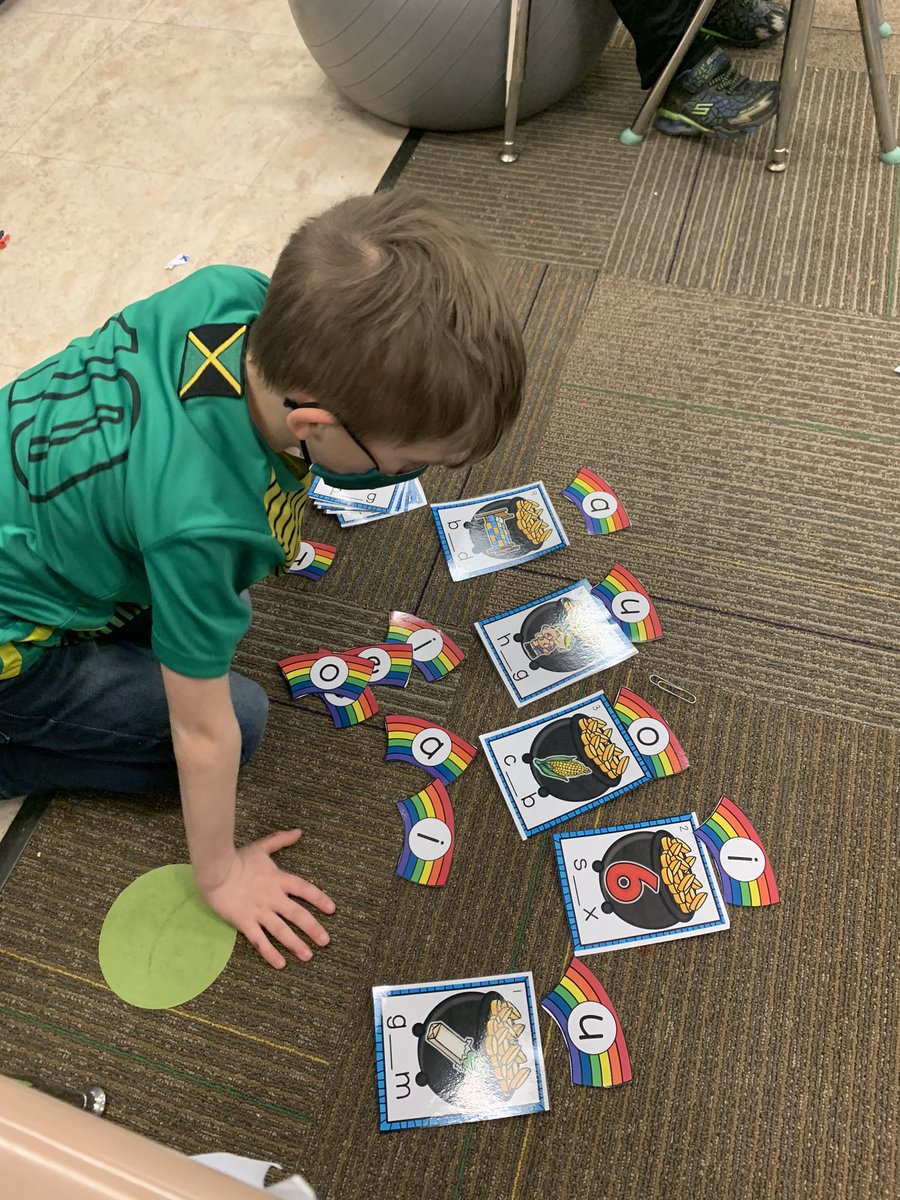 We loved learning all about rainbows this week! 🌈 We also worked on 2D shapes, color words, and phonemic awareness!