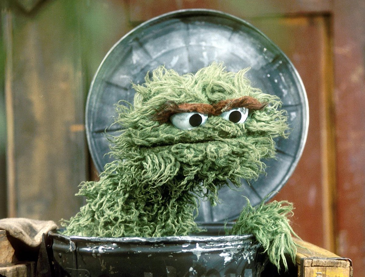 ozy_ismail's tweet image. Me on my first day as an undergrad research assistant vs me now as a postdoc: