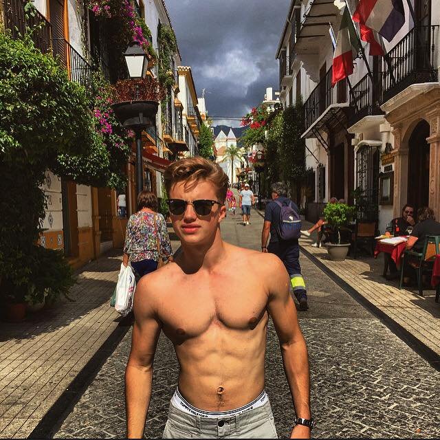 Max Habsburg-Møller (@kingmax1_ib) on Twitter photo 