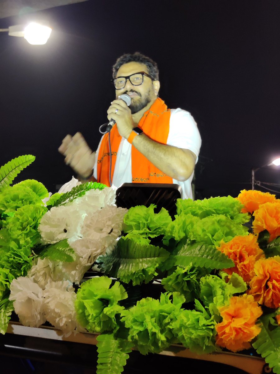 SuPriyoBabul's tweet photo. Enthralled by the energy and love shown by the people during today's roadshow at Garia, Tollygunge Vidhansabha. #AmarVoteBJPKe @BJP4Bengal @BJYMinWB https://t.co/ENYFk0cgGE