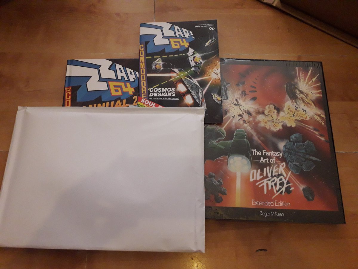 Retrobaby_LJ's tweet image. Yay the Zzap64 Annual has landed.... with extra goodies too. Annual for Max tho, inc his full spread review. #Zzap64 #fusionretrobooks
