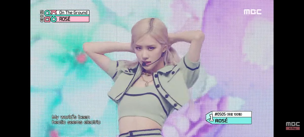 thanradee_n's tweet photo. อย่าเข้มดิ ใจบ่ะดี 😳😘😍🥰❤️ #ROSÉ #OnTheGround #Rose4thWin https://t.co/Y8zc8pIopr