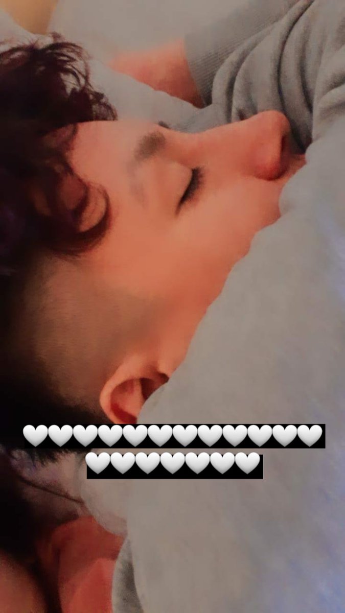 justfiguree's tweet photo. Que bonito es abrir los ojos y verla ahí, contigo 🥰 https://t.co/jDlIs8YuaX