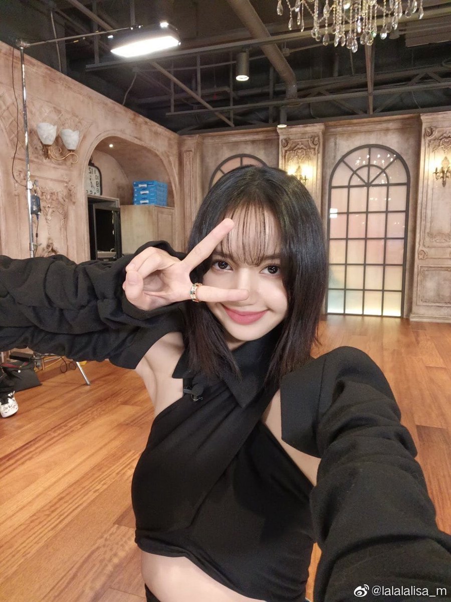 Lisa199727's tweet photo. Weibo Update @lalalalisa_m ❤️
°
°
°
#LISA #LALISA #리사 #블랙핑크 #BLACKPINK #LALISAMANOBAN #LALISAMANOBAL #blackpinklisa #lisablackpink https://t.co/bj1MB0mTC6