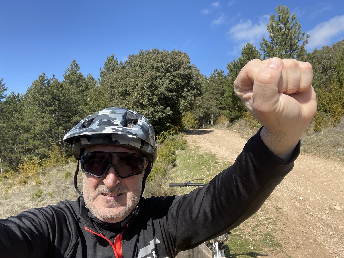 epuyuelo1973's tweet photo. Mañana primaveral, que me lleva a cuatro caminos por Nalda, de ahí a Clavijo #EscolapiasSotillo #30diasenbiciLogrono #30diaenbici https://t.co/LiK3GMtQ6p