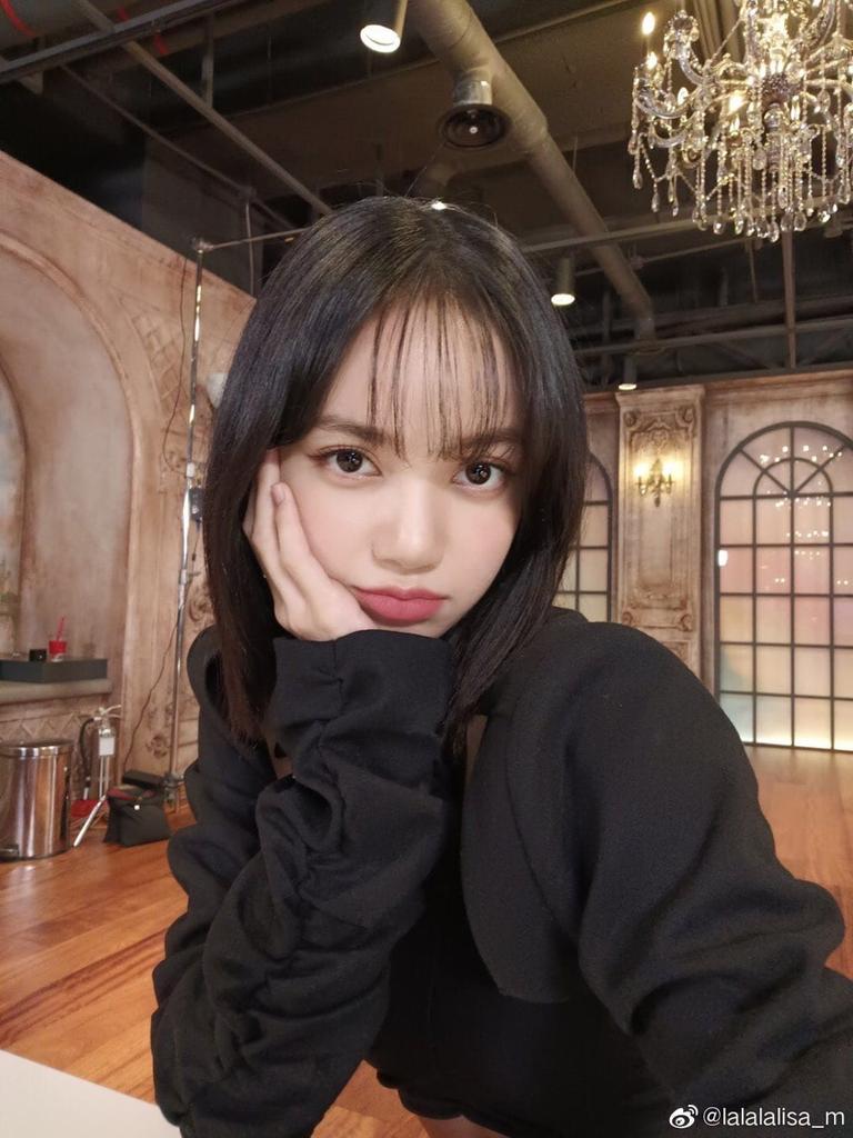 Lisa199727's tweet photo. Weibo Update @lalalalisa_m ❤️
°
°
°
#LISA #LALISA #리사 #블랙핑크 #BLACKPINK #LALISAMANOBAN #LALISAMANOBAL #blackpinklisa #lisablackpink https://t.co/bj1MB0mTC6