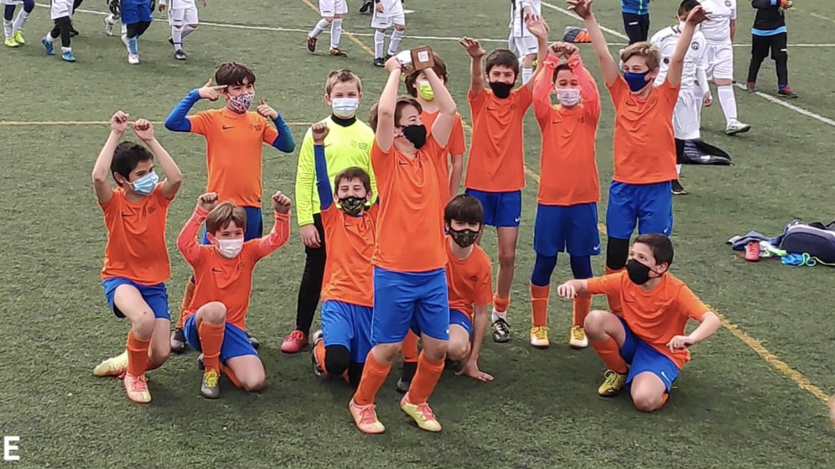 rsierramorales's tweet photo. Dar las gracias por la organización del torneo a @ACEFMarAbierto de la @RFFM_oficial !! Vamos @GSDcdeportivo !! CAMPEONES !! https://t.co/jWTXHtqK0j