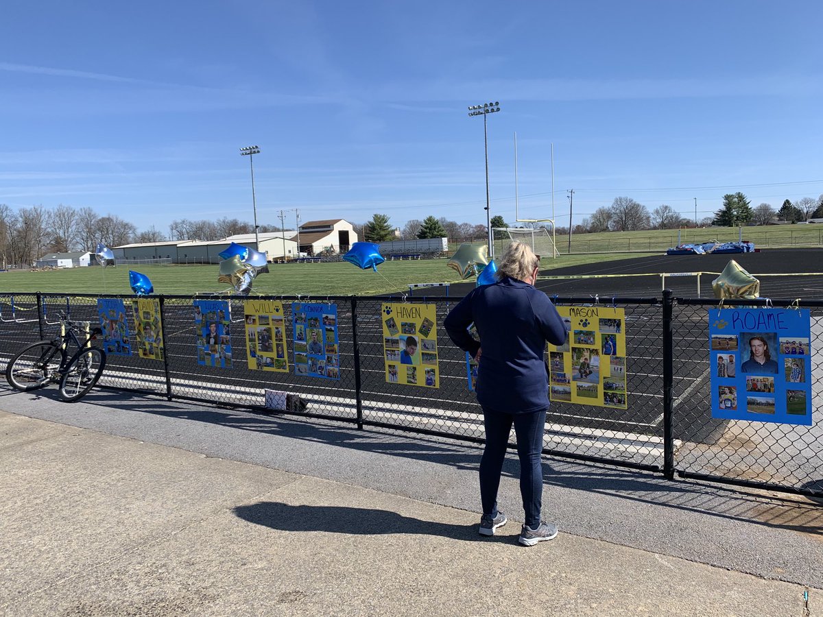 DrWare_FCPS's tweet photo. Celebrating Seniors during Cross Country today! 💙🦁💛 🏃‍♂️ https://t.co/G7CqkH7gDN