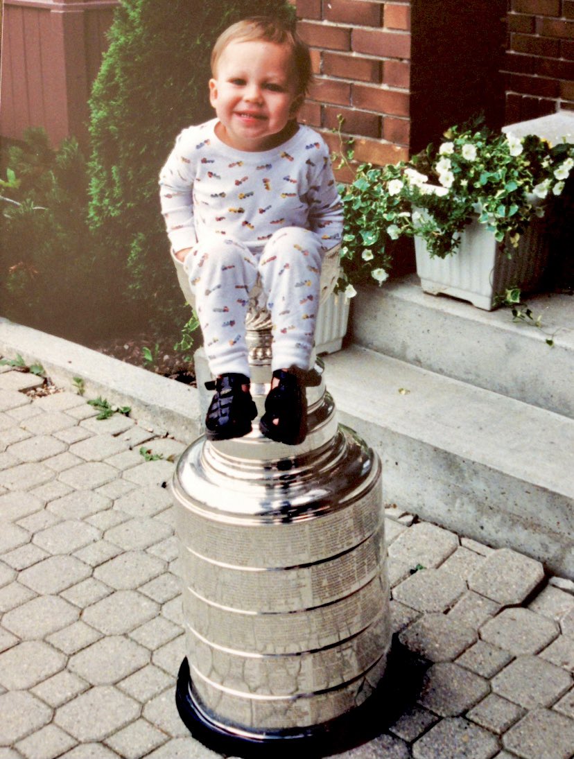 leahhextall's tweet photo. As we get set for tonight’s  Final in Fargo on @espn, here’s a fun trivia question: Who is this @UNDmhockey player? 😂 Pic courtesy of his mom 💕 https://t.co/IhLoWa7zgq