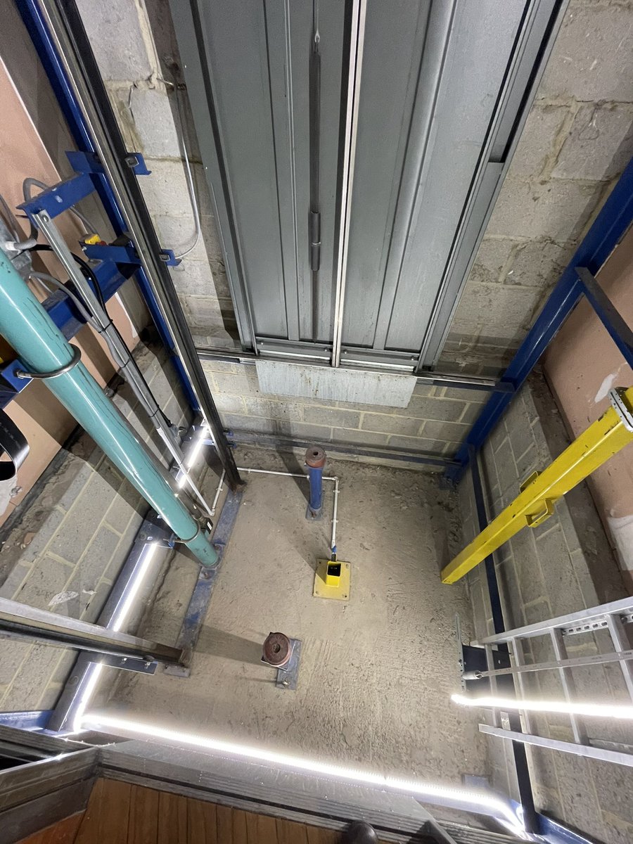 GriffinElevator's tweet photo. A simple control system upgrade it may be, but that doesn’t mean you shouldn’t take pride in your work. Existing containment and other retained parts of the lift installation were carefully modified to give this hydraulic lift a new lease of life. #lift #engineer #london https://t.co/QxIiIK8Qee