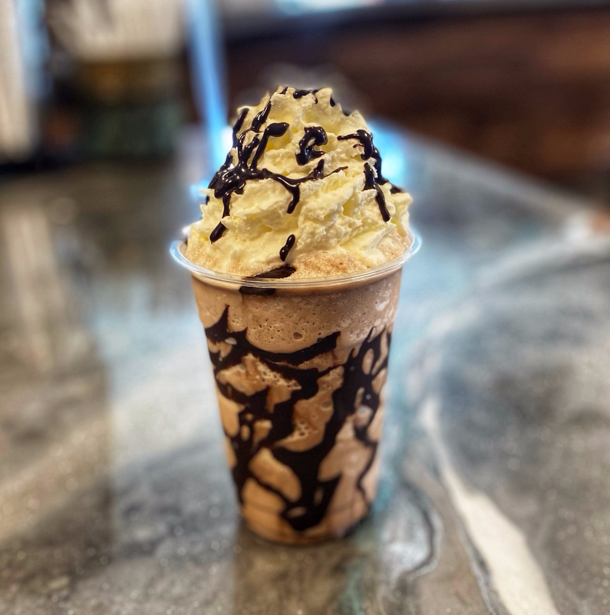 Oh my yumminess! Just look at it! What do you think it is?? Bet you can't guess...
#cupofyum #delishious #whatsyourfav #zeracoffee #colddrinks