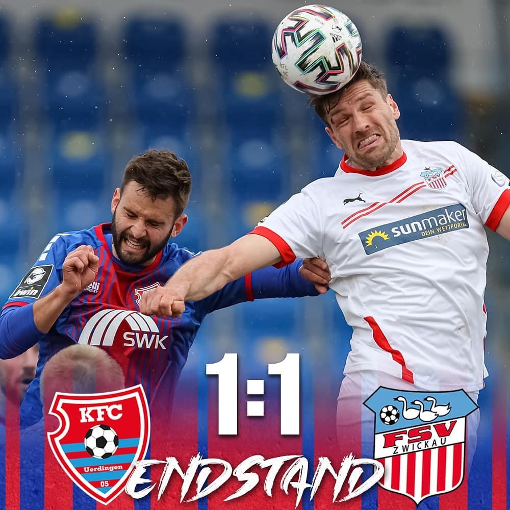 KFC_Uerdingen's tweet photo. 1057 Tage nach dem letzten Heimspiel in der Grotenburg spielt der KFC beim Nachholspiel gegen den @FSVZwickau "Zuhause" in Lotte 1:1. Den frühen Zwickauer Treffer von König konnte Grimaldi noch ausgleichen. Ein wichtiger Punkt im Abstiegskampf! Nur der KFC!! 💙❤️💪 https://t.co/KGLjp15Rum