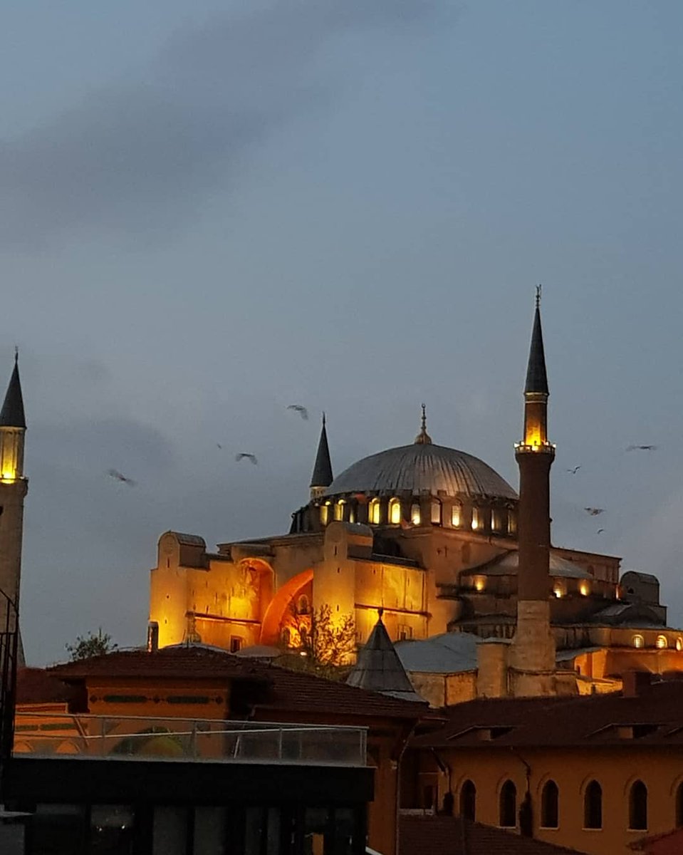xlEiLAxh's tweet photo. Yüreğin içi pazar yeri gibi..
Korkusu var, endişesi var,gamı var, kederi var..
Sen ferahlat Allah'ım...
Huzurlu Akşamlar...
#BeratKandilimizMubarekOlsun
#Objetifimden https://t.co/o1eviSDowp