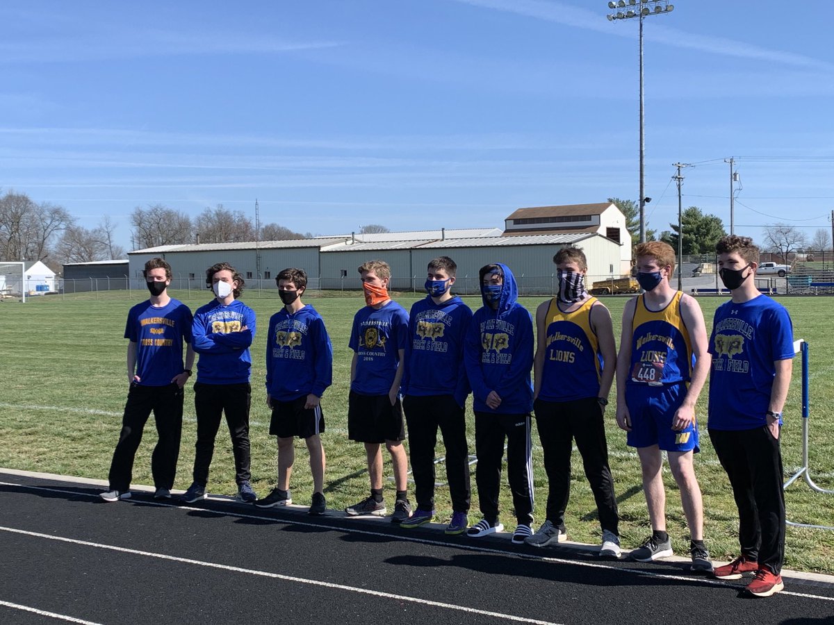 DrWare_FCPS's tweet photo. Congrats to our Seniors! 💙🦁💛🏃‍♂️ https://t.co/vw48yZYDae