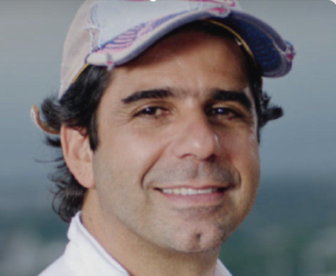 ¿Por quién votaría? 2022
Gustavo Petro: RT <a href="/petrogustavo/">Gustavo Petro</a> 
Alex Char : 💙Like <a href="/AlejandroChar/">Alejandro Char</a>