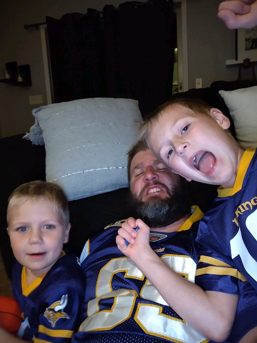 dawntuchten's tweet photo. Happy 40th birthday to my amazing husband!  You always put your family first from making big breakfast every weekend to taking the boys hunting from the young age of 3 because they love the sport. We are beyond lucky to call you dad, husband and friend. @Scotttuchtenhag https://t.co/yqmbPP4YvV