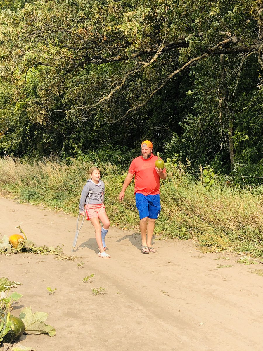 dawntuchten's tweet photo. Happy 40th birthday to my amazing husband!  You always put your family first from making big breakfast every weekend to taking the boys hunting from the young age of 3 because they love the sport. We are beyond lucky to call you dad, husband and friend. @Scotttuchtenhag https://t.co/yqmbPP4YvV