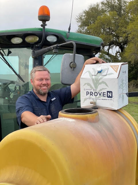 pivotbio's tweet photo. All smiles on this Saturday! Planters are starting to roll! #plant21 https://t.co/v3pbHT83fu