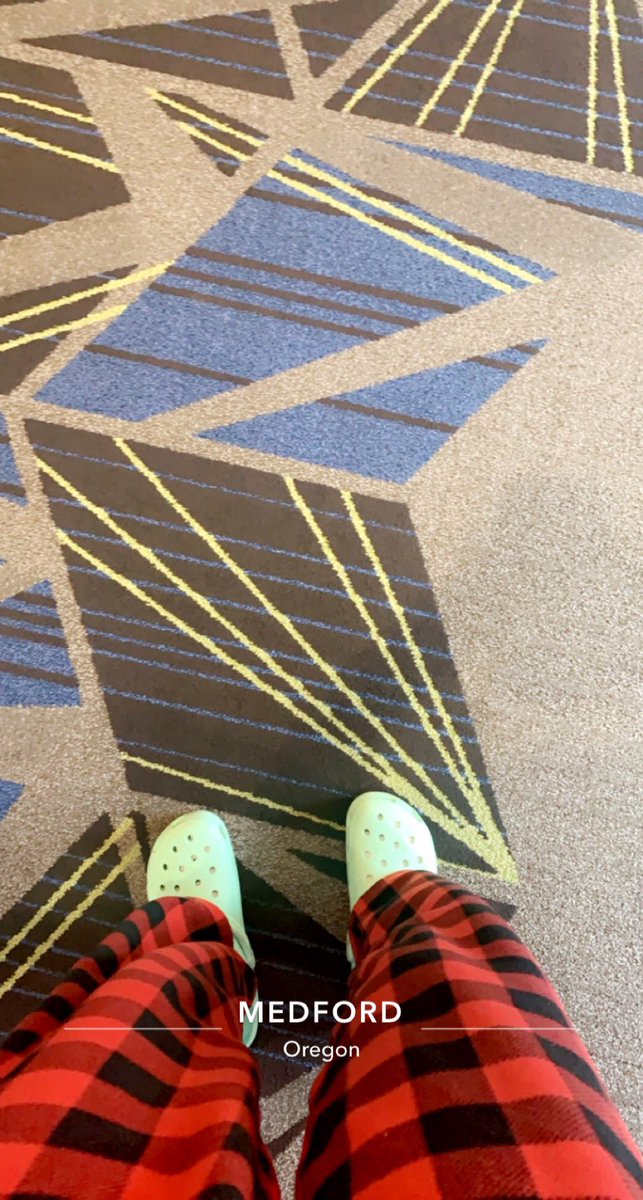 slizzii's tweet photo. finally unsusd. in oregon rn 🏀 https://t.co/gd7RXJHNJE