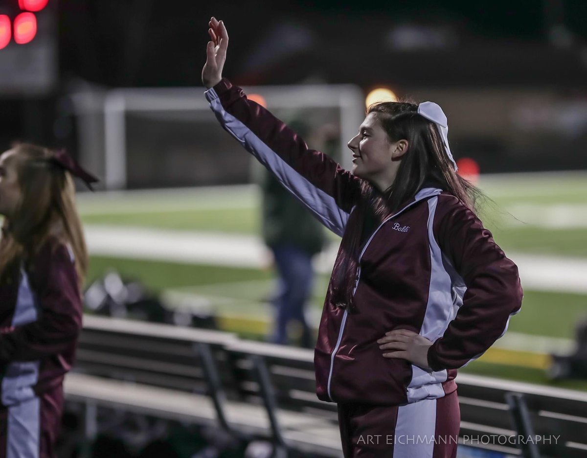 Art037's tweet photo. Omro Cheer!! @FansFoxes #omropride #arteichmannphotography https://t.co/IoLx4FfQ82