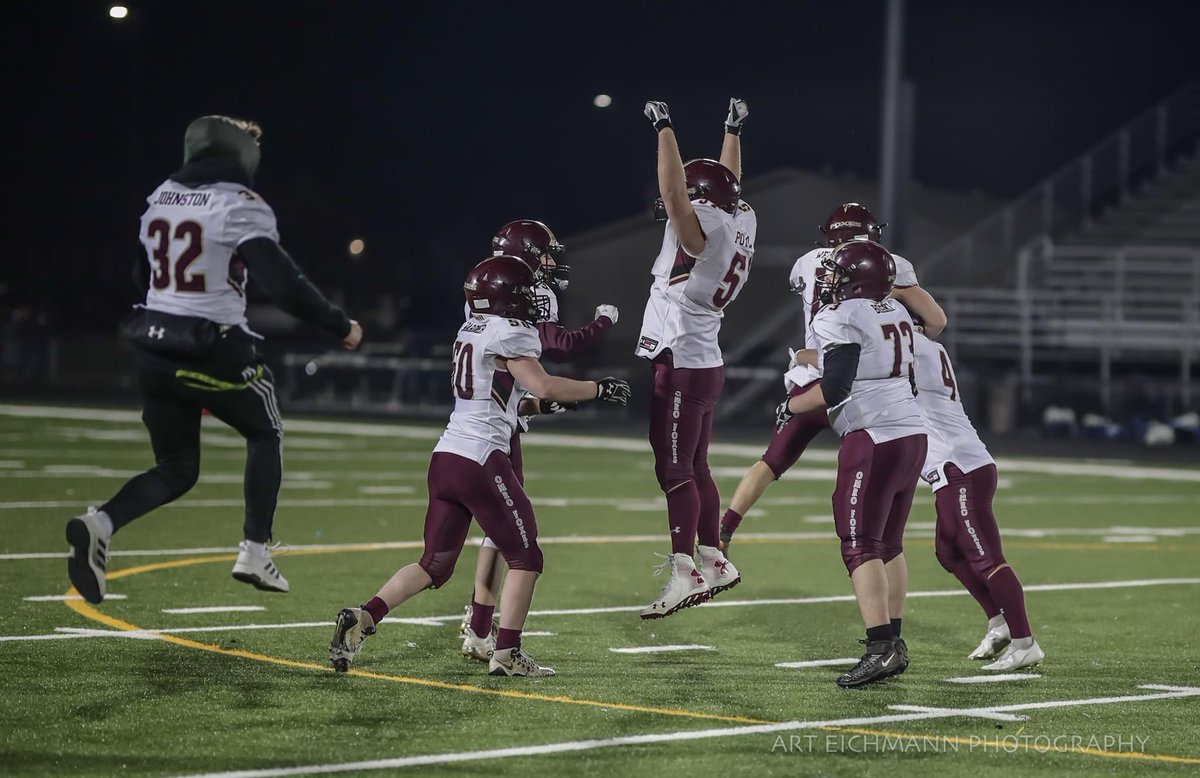 Art037's tweet photo. Omro over SMSprings 24-12!! @FansFoxes @OmroFoxesFB #omropride #arteichmannphotography https://t.co/3qktdrYVWz