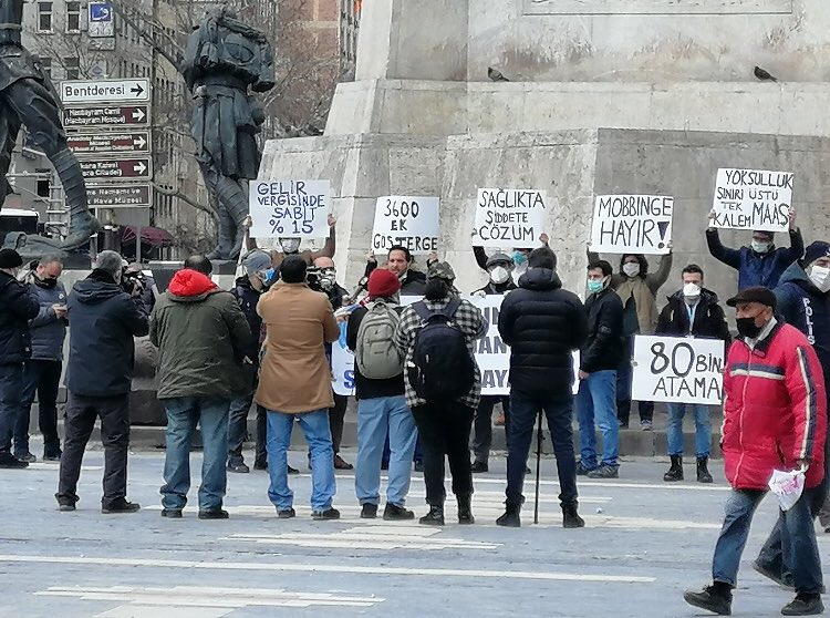ALHtelegram's tweet photo. Her yıl alım sayılarımız biraz daha düşüyor. Atanamayan sağlıkçıların sayısı çığ gibi büyüyor. Okullar ihtiyacın kat kat fazlası mezun verdiğinden, insanlar atanabilmek için yıllarca beklemek zorunda kalıyor.

@RTErdogan @drfahrettinkoca 
#UlustanUlusaSesleniş https://t.co/1mBjEsptpJ