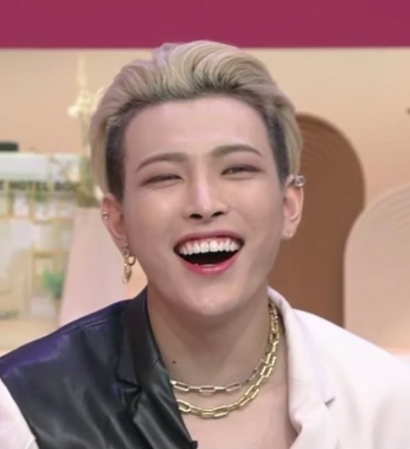 hongjoong smiling (@hongjngsmiling) on Twitter photo 