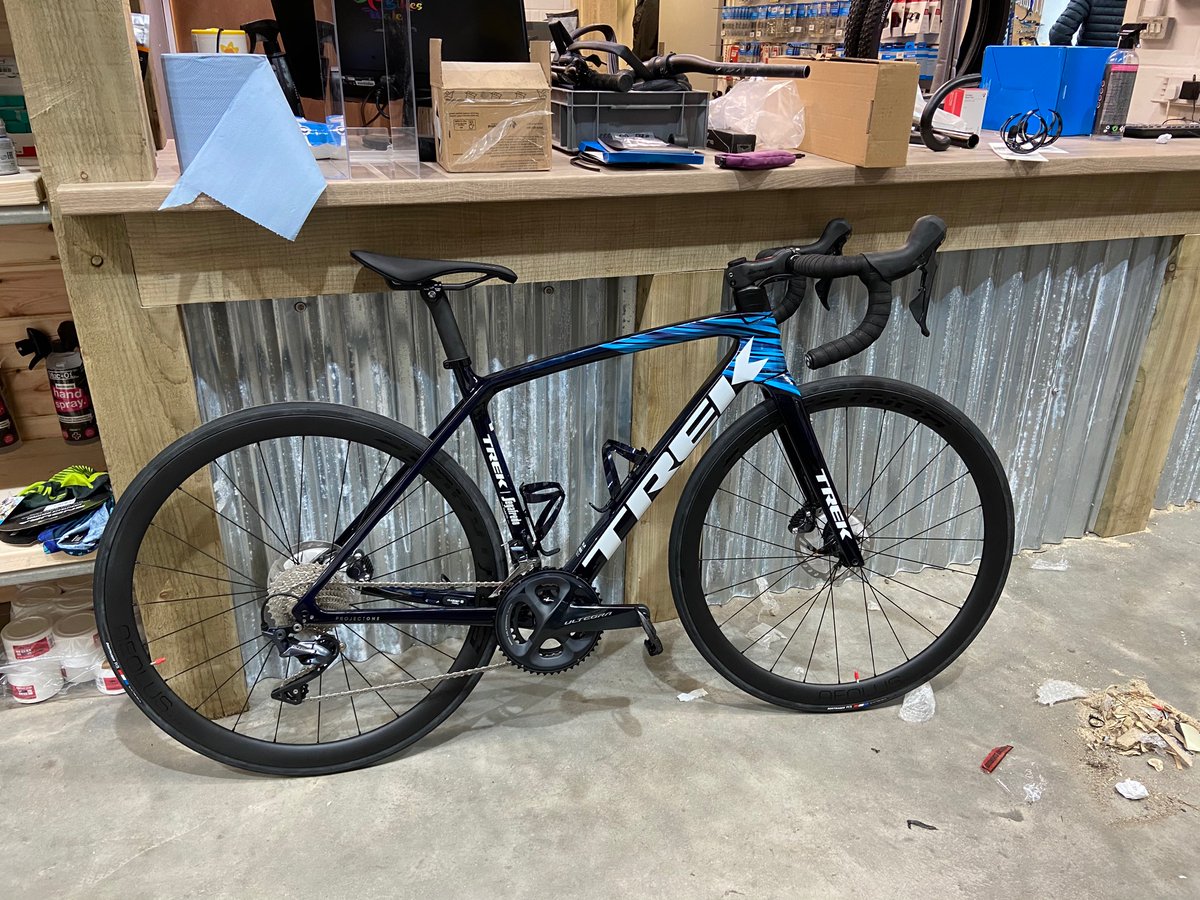 JessicaNotzing1's tweet photo. Today, I have done it ππ» And the new bike has arrived.
Meet Eva the Emonda, sheβs as badass as her owner.
Thanks to all the tweeters that encouraged me and @RideBikesWales for the expertise
#newbikeday https://t.co/urndQQ6lh3