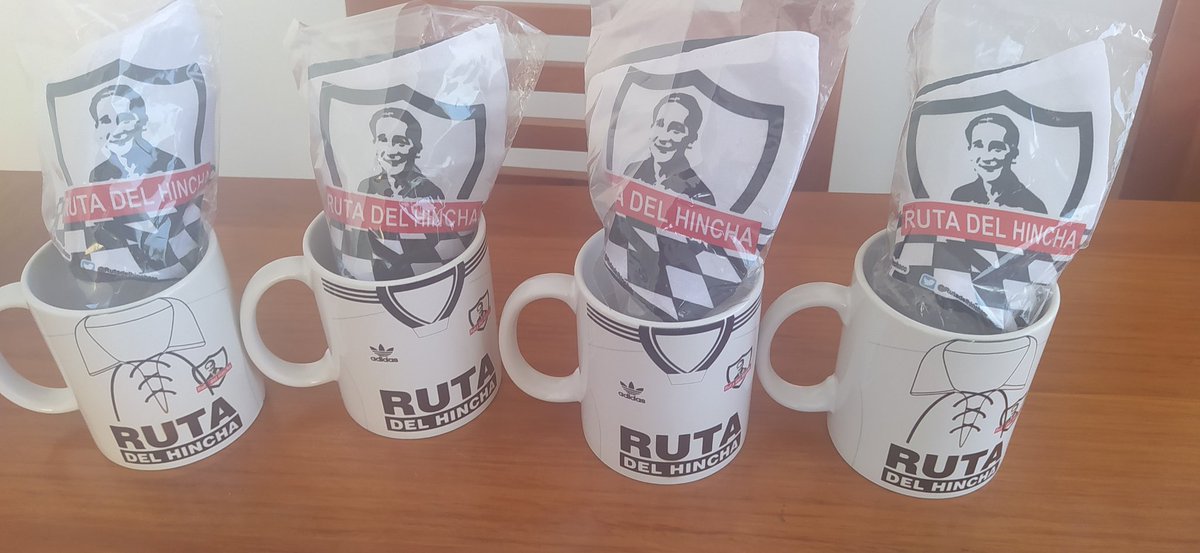 RutaDelHinchaCC's tweet photo. Amigos, tenemos un concurso para el partido de hoy entre @ColoColo vs @ulcsadpoficial 
Síguenos, RT y comenta con el hashtag #AniversarioRutaDelHincha cuál es tu pronóstico del marcador y participa por la camiseta de Falcón.
Entre quienes acierten se sorteará la camiseta del 37 https://t.co/dbEXRL1STT