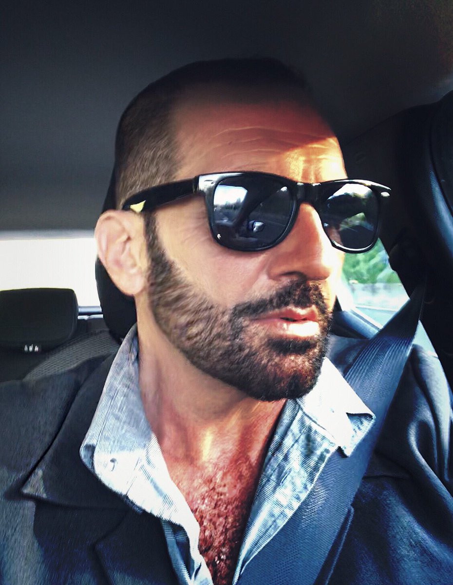 blasimanagement's tweet photo. Saturday mood 🚗 #saturday #saturdaymood #sabato #sabatopomeriggio #mood #moodoftheday #robertoblasi #beard #bearded #portraitphotography #portrait #sunglasses #male #drive #driving https://t.co/xZ4mGiFN4b