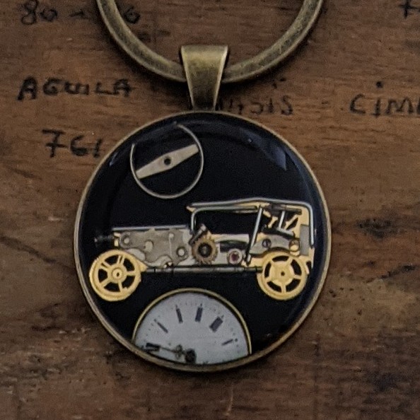Relojearte's tweet photo. #Handmade #keychain made with antique #watches available at my #etsygiftshop #Relojearte 

#oneofakind #carkeychain #carkeyring #smallbusiness
#classicardaily #carartwork #carart #modelbuild #classiccar #carosinstagram #custom #artistoninstagram #giftideas #ShopSmall #etsygifts https://t.co/RW7Cq0fcOz