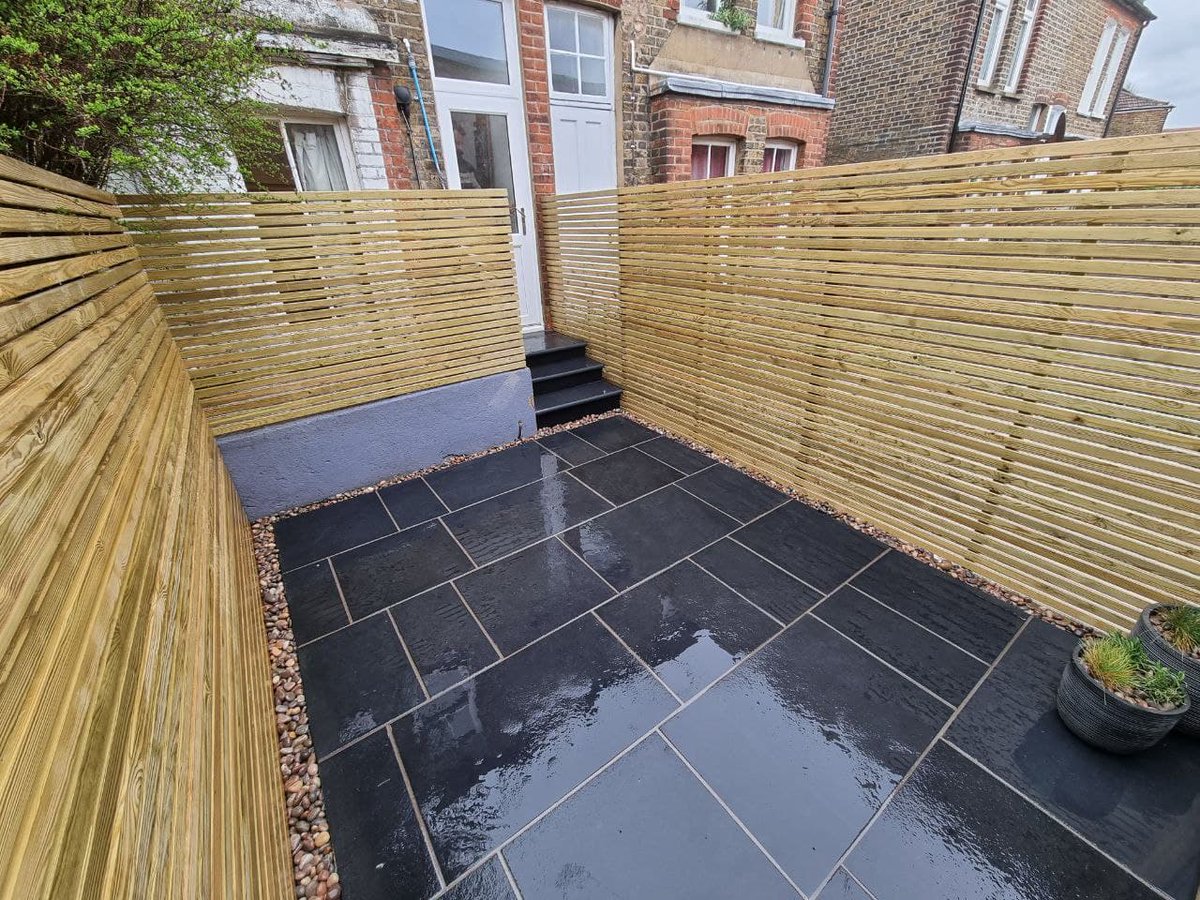 GreenwaysLSS's tweet photo. Here's a few photos from our most recent project! 

Still a few finishing touches to be done; lighting, few more plants and painting and it will be looking perfect for the summer! 

Our first time using @_LONDONSTONE's black limestone and we couldn't be happier with it! https://t.co/i5QNhKyovT