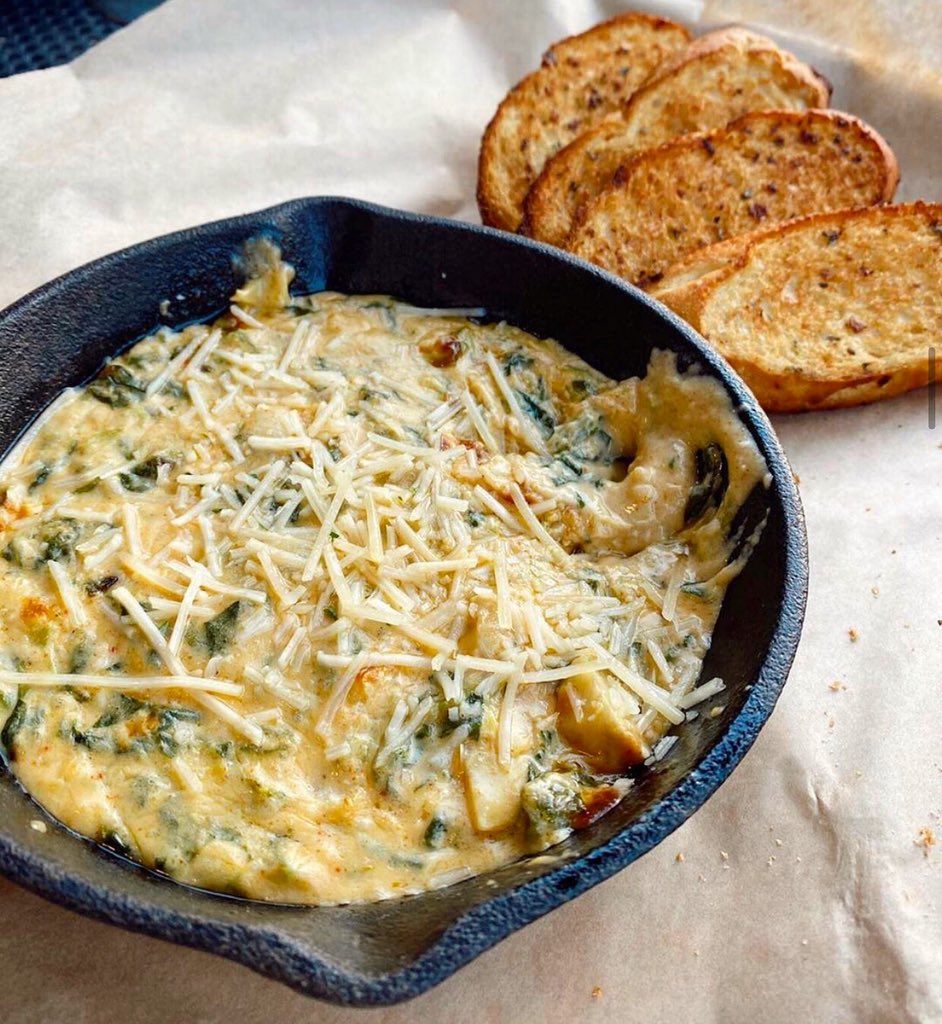 VeniceKitchenOx's tweet photo. The perfect pre-game to a delicious meal with us. 
#spinachartichoke #oxford https://t.co/QXTZeWPX2g