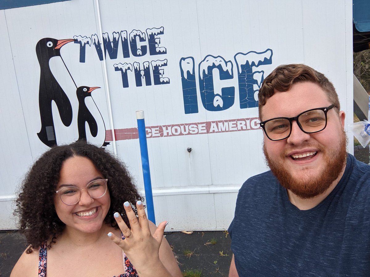 _lavenderica's tweet photo. aaron &amp; i are getting married!!!!! https://t.co/YInam1Kmeh