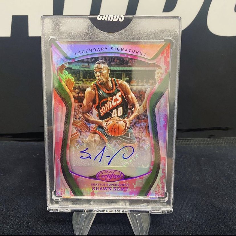 primocards1's tweet photo. Some of the hits from our Saturday Super break! 🔥
#paniniamerica #thehobby #whodo #primocards #sportscards #nba https://t.co/h3flke17Ck