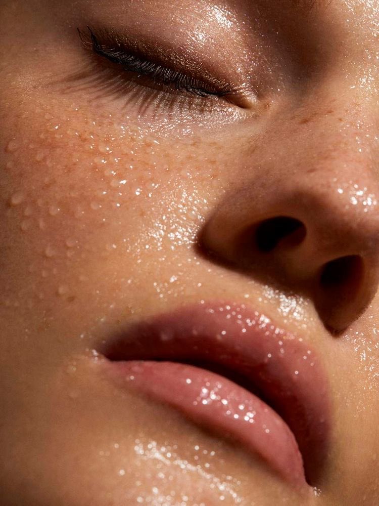zniewazenie's tweet photo. Błędy pielęgnacyjne które warto poprawić w swojej pielęgnacyjnej rutynie thread 🧖🏽‍♀️💅🏼✨ https://t.co/qfN5U023Ri