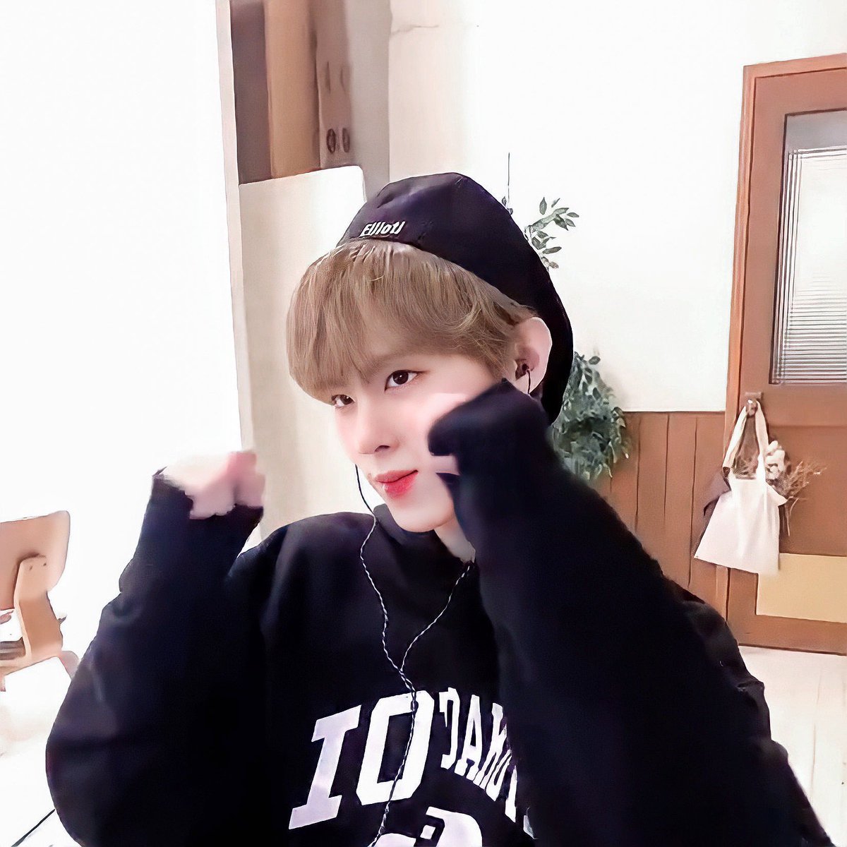 wjoseok's tweet photo. @jothewoodz Nyan https://t.co/A5fdBMJToj