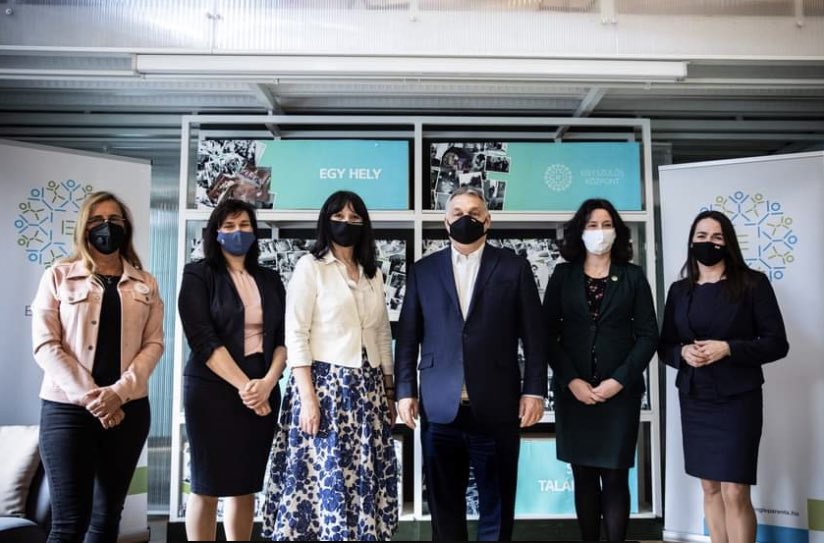 SingleParentHub's tweet photo. The Single Parents’ Center hosted a #consultation with Prime Minister Viktor Orbán and several #family organisations on how to support families when the economy restarts after the #COVID19 pandemic. Full story 👉 https://t.co/KYagnWNx9Q https://t.co/4RbKmimC8b