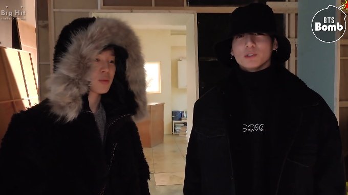 gcftgkk's tweet photo. remember when 3J went to visit namjoon on set then when Joon went on vlive he said jikook were the last two who stayed the longest 🖤 https://t.co/WsaVjLkjP6