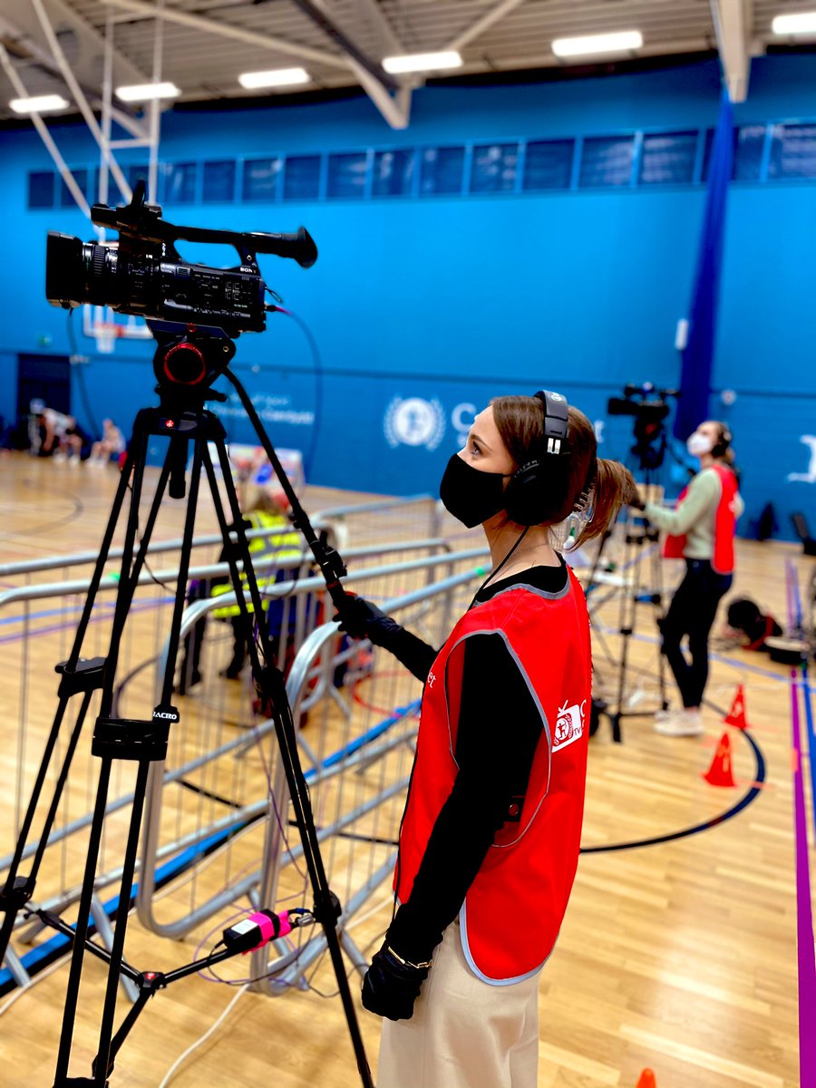 Limited capacity in the #ArchersArena media zone today so our presenter <a href="/alihampsonsilk/">Ali Hampson Silk</a> is also on the main camera coverage during game-time &amp; co-presenter <a href="/TomGuntripSport/">Tom Guntrip</a> is also in commentary.

Multi-Skills.

@WBBLofficial 

#IndustryReady

LIVE LINK 👉🏽 youtu.be/xycHw9OiRZA