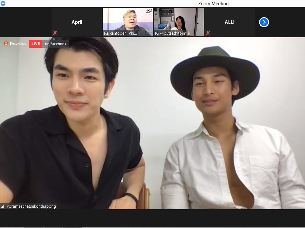 Nnatamile's tweet photo. Another memory has been made💚 and i hope i will meet them in the future again💚😊
.
anywah their reaction on the last screenshot are gold🤣 i took it in the right time😌
#Nnattawin #MilePhakphum #GreenyRose #Apocollegues #MileApo #KinnPorscheTheseries #RLXFirstMeetWithMileApo https://t.co/TVsYxMymdp