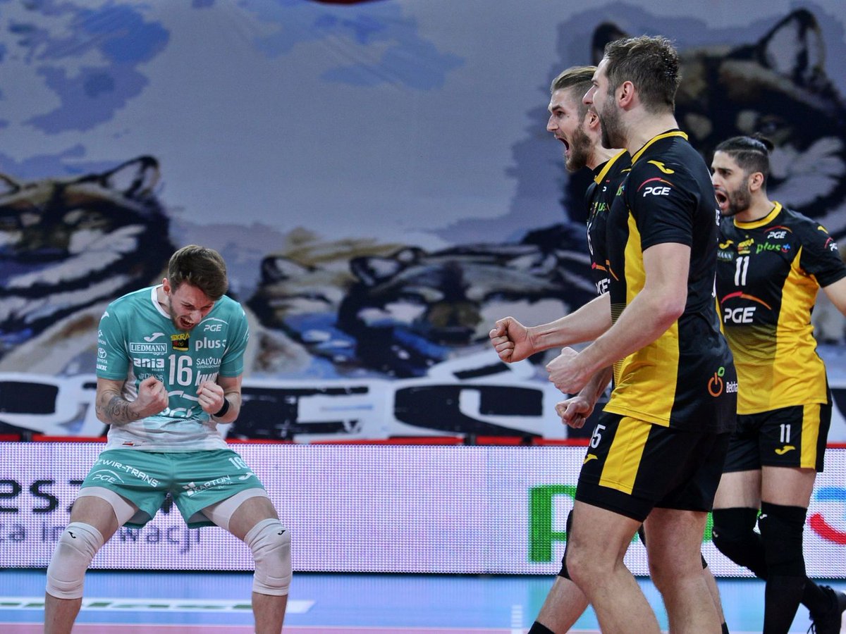 _SkraBelchatow_'s tweet photo. Tak! 2:0 dla #TeamSkra w rewanżowym meczu ćwierćfinałowym z @AssecoResovia 🔥🔥🔥

Zwycięstwo jest o krok, ale... trzeba go postawić! DO BOJU! 🐝🐝🐝

#PGE #RZEBEL #PlusLiga https://t.co/7sFcMRzK1W