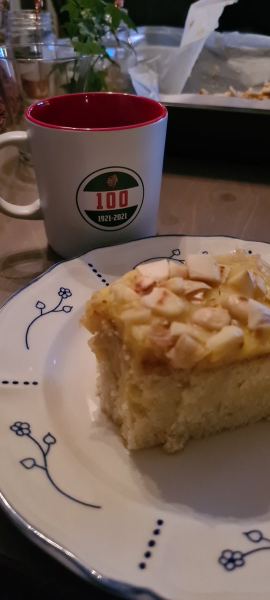 filiphaggstrom's tweet photo. Till klubben som givit mig allt, stort grattis på 100-årsdagen.
Jag minns höstdagen 1996 när vi försäsongsspelade mot Leksand hemma i Kempis, där jag som fyraåring sprang runt på ståplats som en tok. Från den dagen har jag älskat dig i vått och torrt.
Mot 100 nya år! #modose https://t.co/bAHWq3Yq38