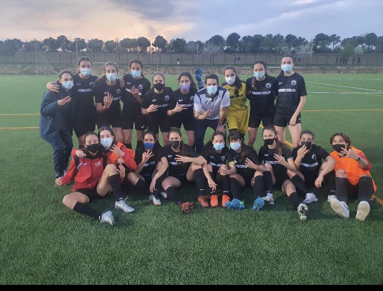 olimpicomadrid's tweet photo. JUVENIL PREFERENTE
@olimpicomadrid 2-1 @futbolellascff
Remontada de nuestras chicas ante un gran equipo 💪🏼💪🏼
⚽️ @suli38090874
⚽️ Almu
#Goolimpico https://t.co/0ThEBIZeJP
