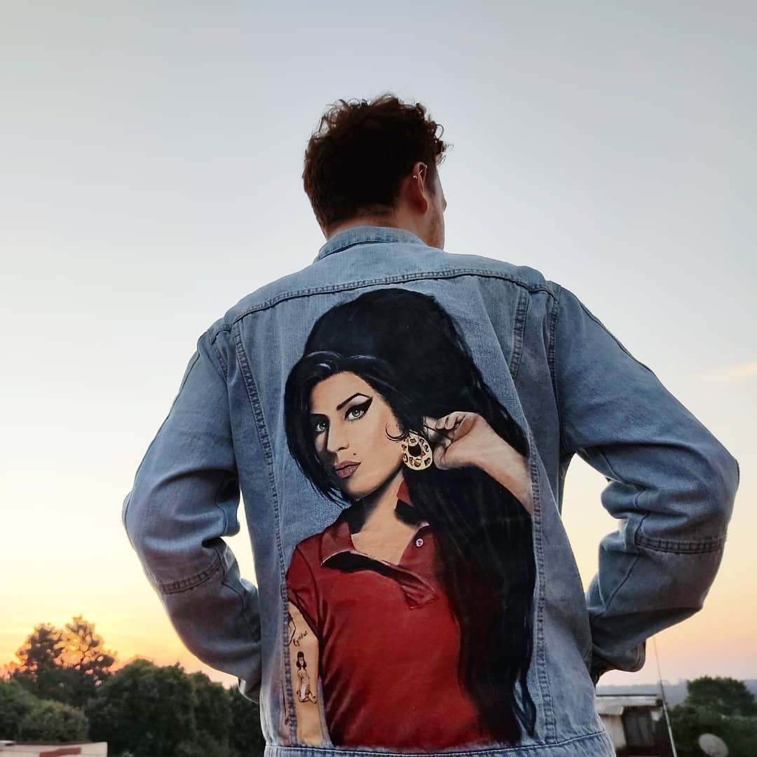 gomezevertt's tweet photo. Se acerca el friíto🥶 y de seguro vas a sacar tu campera de jeans para completar tu outfit?
Entonces por qué no darle un toque artístico y personalizado?🎨
Miren estas que había pintado el año pasado... 🔙
Pedidos y consultas al 0992511072
Ig: https://t.co/ldB87BeTOn https://t.co/HEW2p0RQNO
