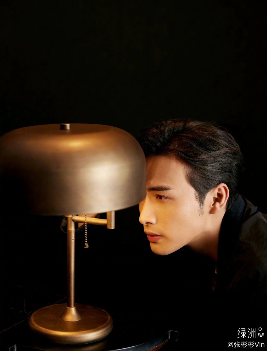CdramaL's tweet photo. 📸 | O ator #ZhangBinbin compartilhou novas fotos em sua conta do weibo.
Ele segue atualmente no ar no drama de fantasia #Rattan https://t.co/u1i2pkXYiI