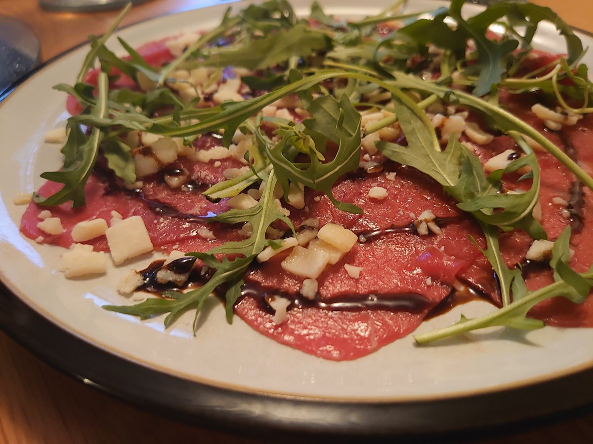 Gerrys_Kitchen's tweet photo. Tonight's dinner was all part of @LidlGB Deluxe range. 
Starter of Beef Carpaccio, a second course of Scottish Mussels with tomato &amp; chorizo, and our main of Prawn &amp; Crab Panzerotti Pasta topped with a homemade butter, chilli &amp; shallot sauce with some foraged wild garlic. https://t.co/XoU0RsTQF1